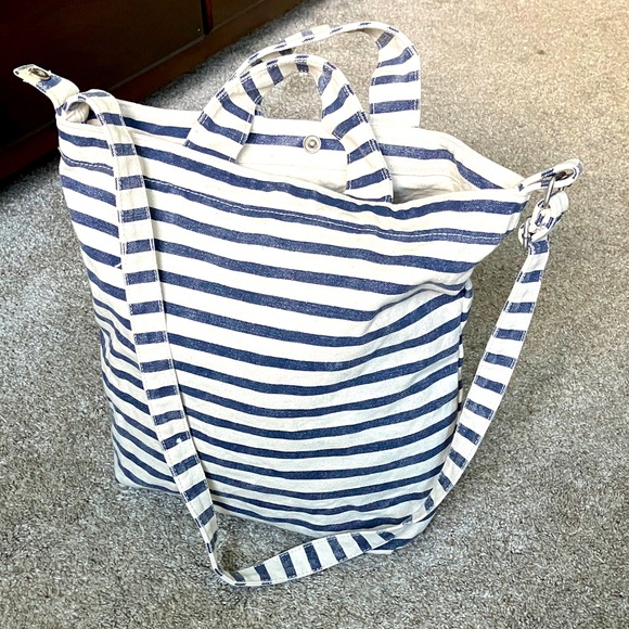 BAGGU Navy and White Striped Tote - Picture 1 of 6